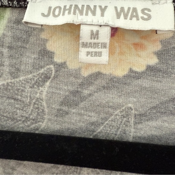 JOHNNY WAS floral pajamas with cap sleeves and crop pants in medium. - Picture 5 of 14